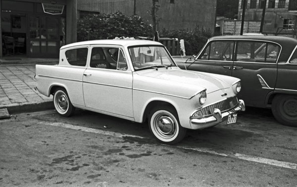 (02-4a)(074-10) 1959-67 Ford Anglia(105E) 2dr. Saloon.jpg